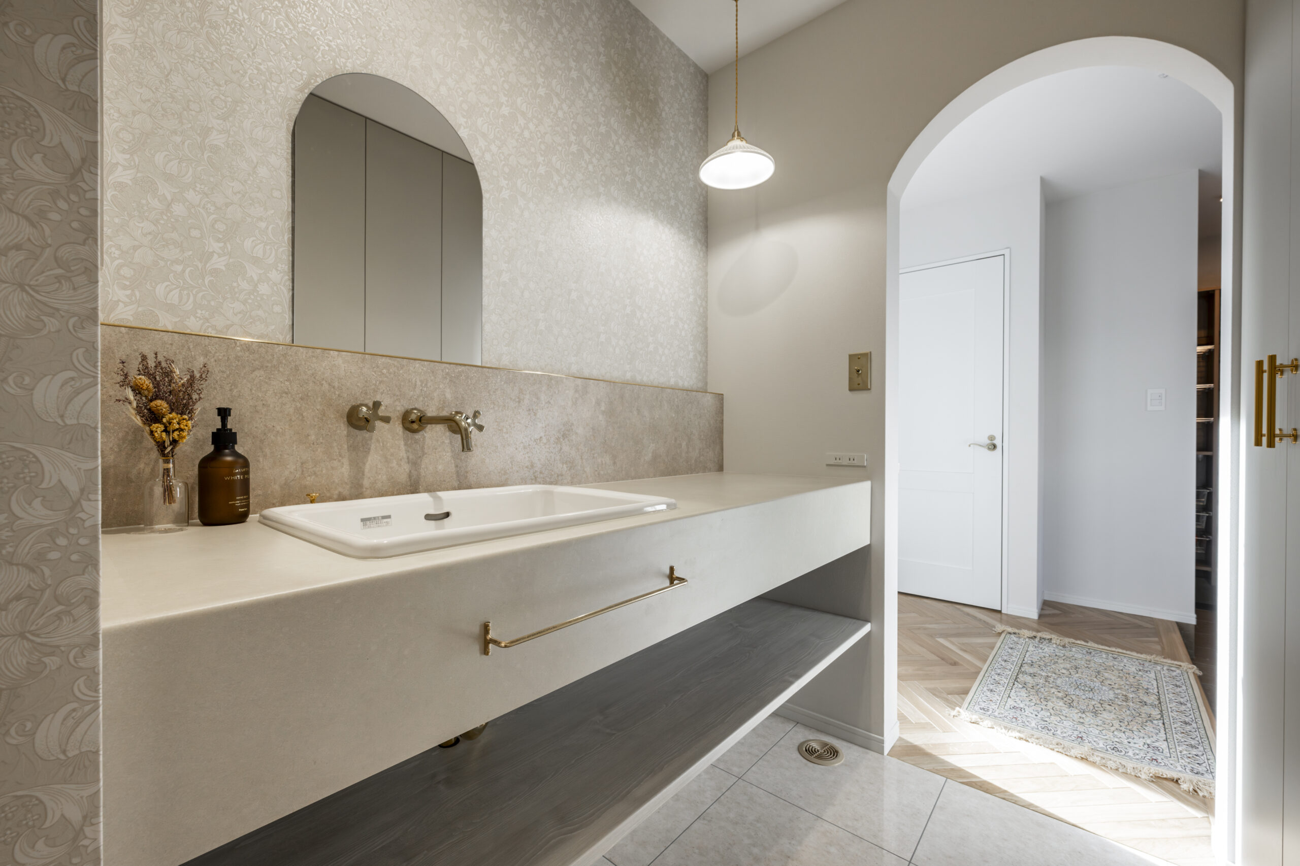 回遊導線のある欧米テイストのお家