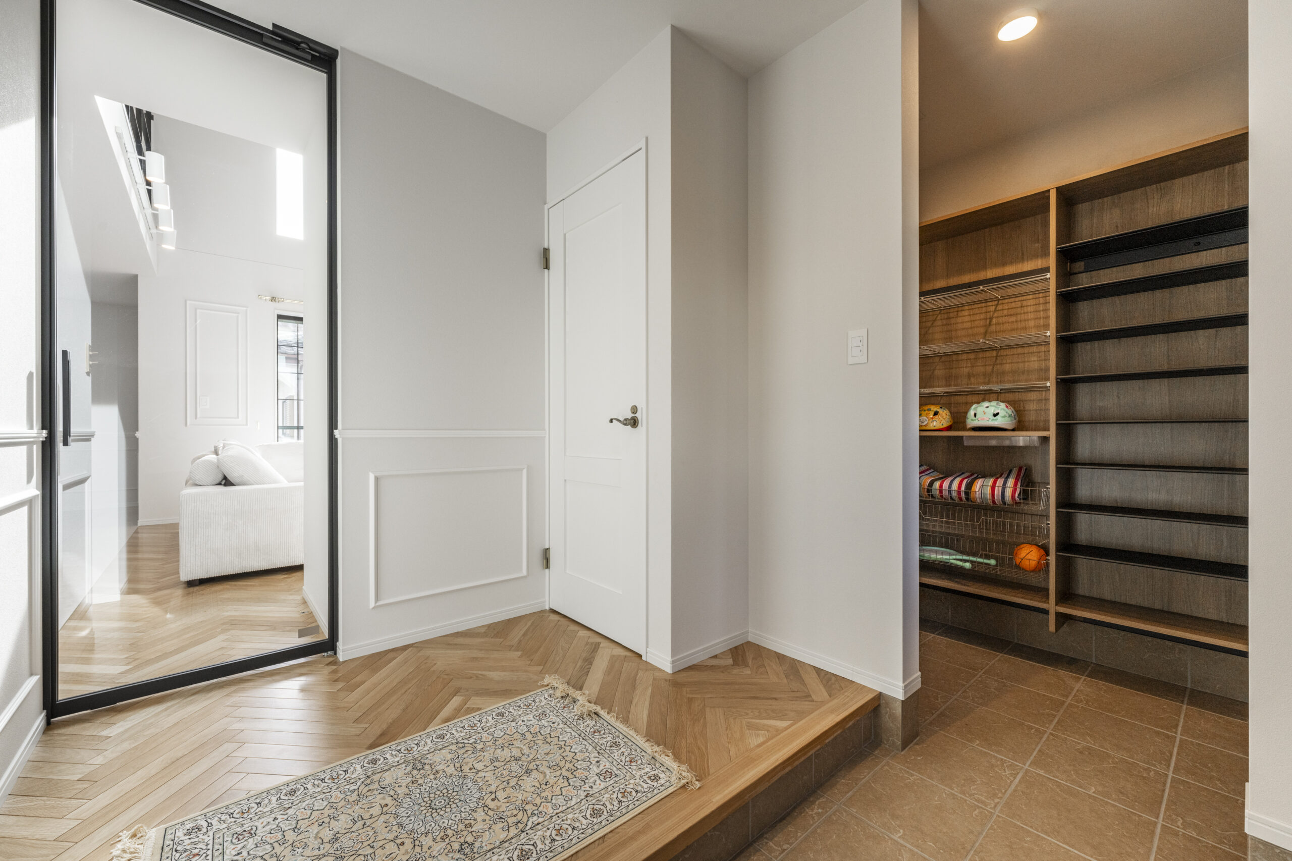 回遊導線のある欧米テイストのお家