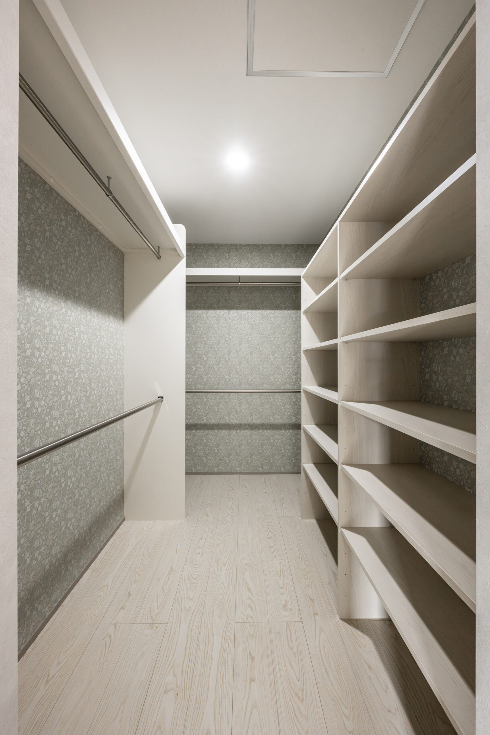 回遊導線のある欧米テイストのお家