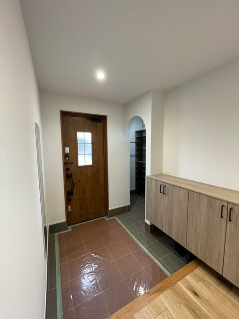 明るく開放的なリビングと小上がりのあるお家